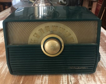 Vintage RCA Victor AM Radio in dark teal bakelite