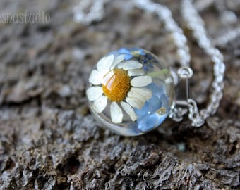 Real daisy necklace Forget me not resin necklace Sphere resin necklace Real flower necklace Nature necklace Pressed flower jewelry