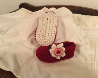 Crochet Baby Mary Janes Shoes with Flower and Button