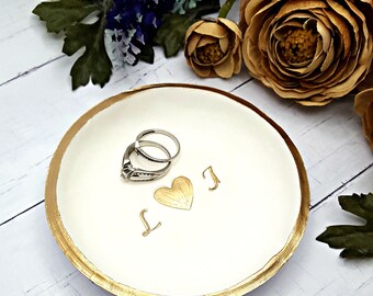 Engagement ring dish personalized, Ring Dish Personalized jewelry dish, Ring dish engagement ring holder, Wedding ring holder, Catchall dish
