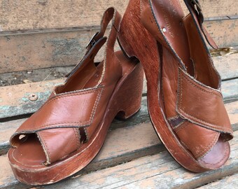 Vintage 1970s Wooden Platform Sandal / Size 7 1/2 - 7.5