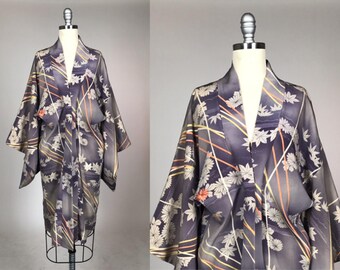 Vintage 1970s Silk Kimono // Pastel Purple Flower Print Robe // Lavender Floral Japanese Short Kimono // Gift for New Mom or Bride