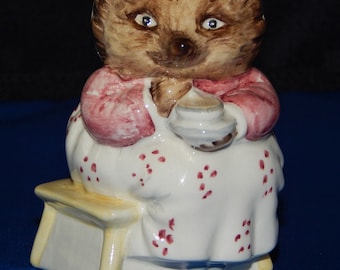 Beatrix Potter Figurine - Mrs. Tiggy Winkle Takes Tea, Hedgehog - John Beswick, Studio of Royal Doulton