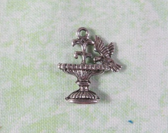 10 Antique Silver Metal Alloy Bird/Fountain Charms (B365b)