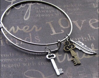 Key And Feathers Adjustable Bangle Bracelet, Mixed Metal Jewelry, Silver Bracelet, Key Charm Bracelet, Feather Jewelry, Birthday Gift NEW