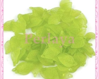 Mix of 50 green lucite leaves acrylic 18mm REF718