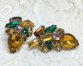 Vintage 1950s Ambers & Green Rhinestone Flower Bud Clip Earrings