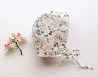 Baby girl bonnet "Sweet time"