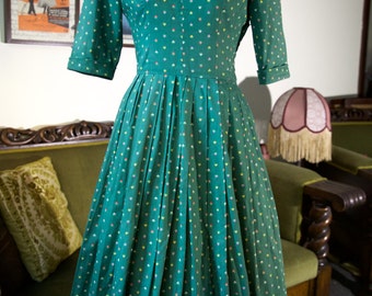 1950's green cotton dress with pleated skirt