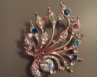 Very pretty rhinestone Peacock brooch
