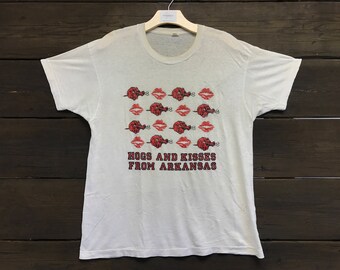 Vintage 80s Paper thin "Hogs and kisses from Arkansa" Screen Stars Tee