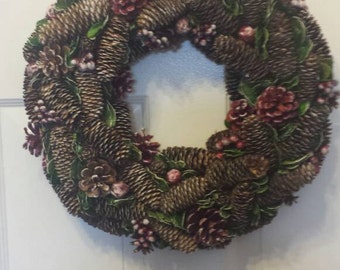 Christmas wreath / holiday wreath / front door wreath / door wreath / pinecones wreath / pinecone