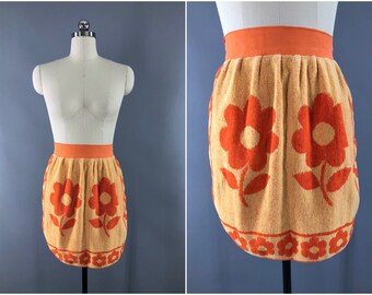Vintage 1960s Apron / 60s Half Apron / Terry Cloth Towel Apron / Orange Mod Floral Print / Kitchen Cooking Apron