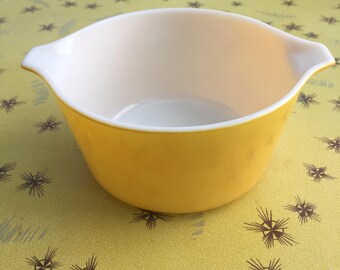 Vintage Pyrex 1 QT Casserole Dish (No Lid)