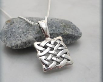 Celtic Necklace, Irish Jewelry, Sterling Silver, Celtic Knot, Irish Knot, Celtic Jewelry, Everyday Necklace, Gift for Her, Minimalist