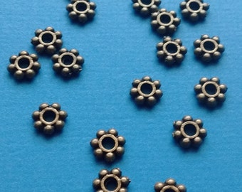 30 Spacer Beads 6mm Daisy Bronze - F2346