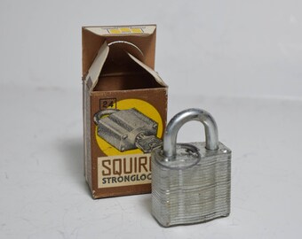 Squire STRONGLOCK, Vintage Luggage Lock, Small padlock, Steel Padlock, Luggage Lock, Lock with Key, Working padlock, Durable Padlock, Steel