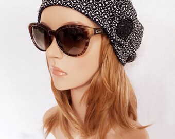 Chic beret/hat, beret printed decorations, Blue Navy/beige beret, Cap button.