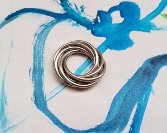 Fidget Möbii Spin Ring: Loose Rings Möbius Moving Rolling Fidget Design