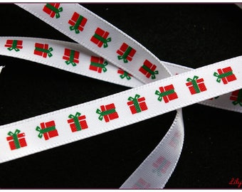 1 meter of Red satin ribbon 10mm Christmas pattern