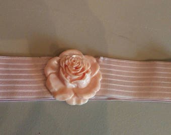 Vintage 80s pale pink stretch belt with rose buckle