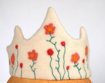 Waldorf crown coral flowers crown, felt birthday crown, peach white crown, needle felted crown, crown pretend play , Waldorf classrooms