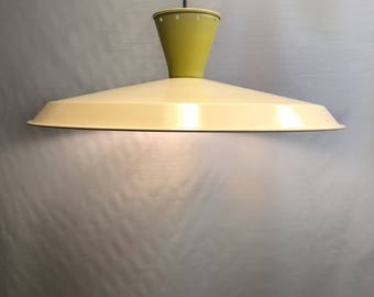 Retro Saucer Pendant