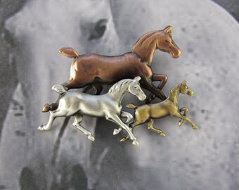 Trotting Horses Brooch- Equestrian- Horse Lovers Gift- Horse Pin- Horse Jewelry