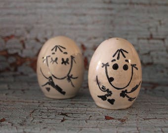 Vintage Stone Egg Salt & Pepper Shakers
