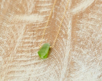 Peridot Necklace/Raw Peridot Stone Necklace/Natural Peridot Stone Necklace/August Birthstone