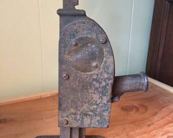 Antique Walker MFG. Co. 3/4 Ton Jack