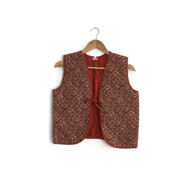 Vintage quilted waistcoat / 70s hippie waistcoat / boho 70s quilted foral gilet / floral waistcoat / rust red quilted waistcoat