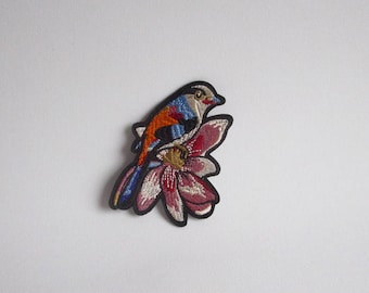 Bird iron on patch, Bird patch, Iron on bird on a flower patch, Bird applique embroidered patch, Bird sew on patch