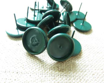 2 earrings 12mm emerald green metal chip