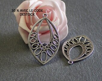 x 4 charms in antique silver drops