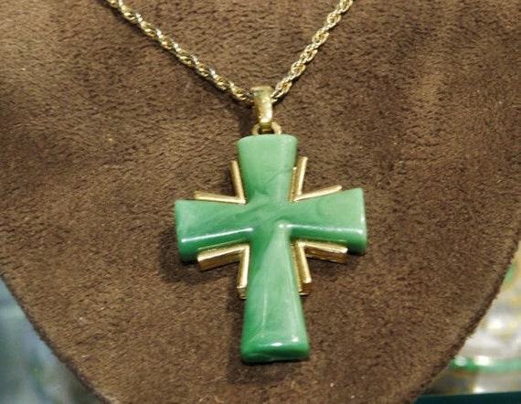 Crown Trifari Cross Necklace / Thermoset Plastic