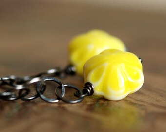 buttercup vintage glass earrings