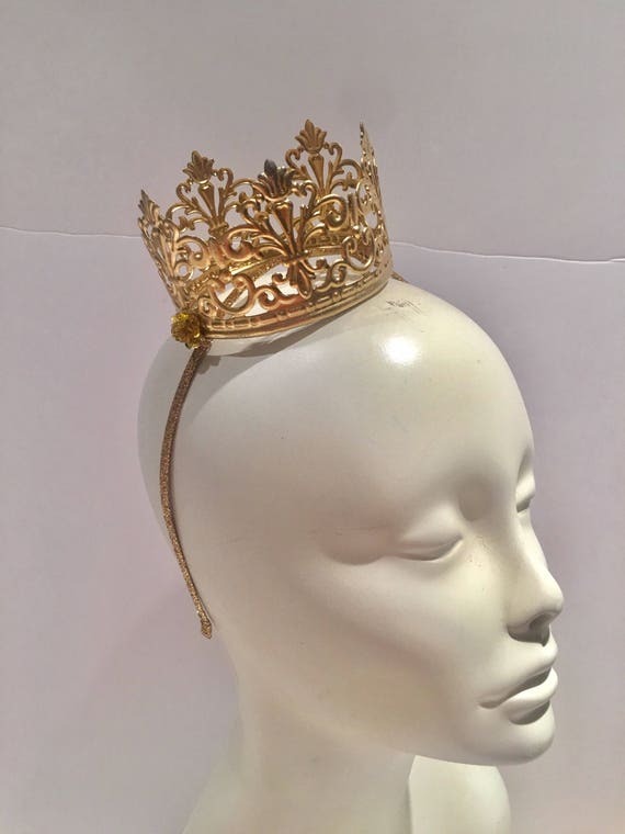 Gold crown Queen Crown Birthday Hat for the person who has