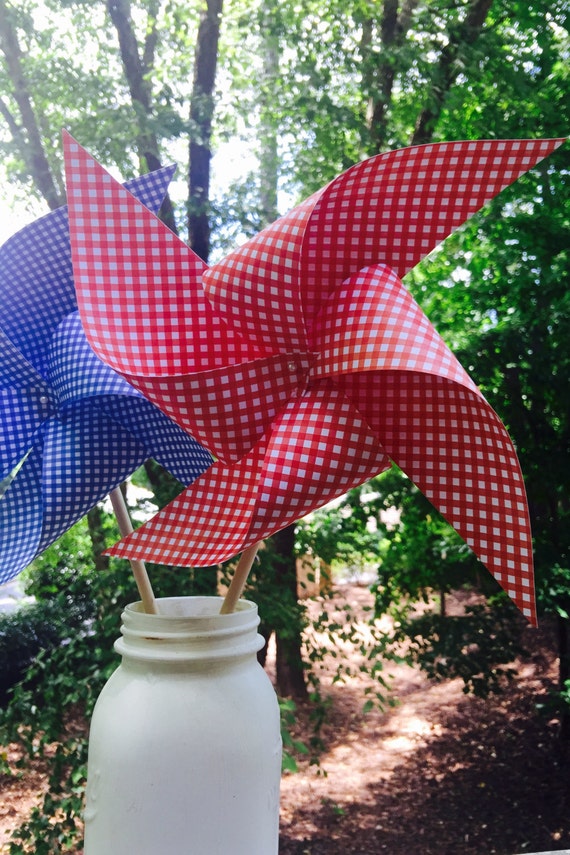 18 Gingham Spinning Pinwheels