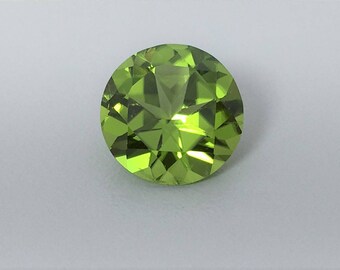 Peridot, 6.15 carat
