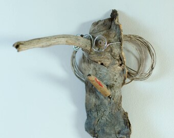 El Professor Elephant: imaginary animal wooden objects