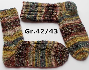 thick hand-knitted socks, Gr. 42/43 (EU), brown - green
