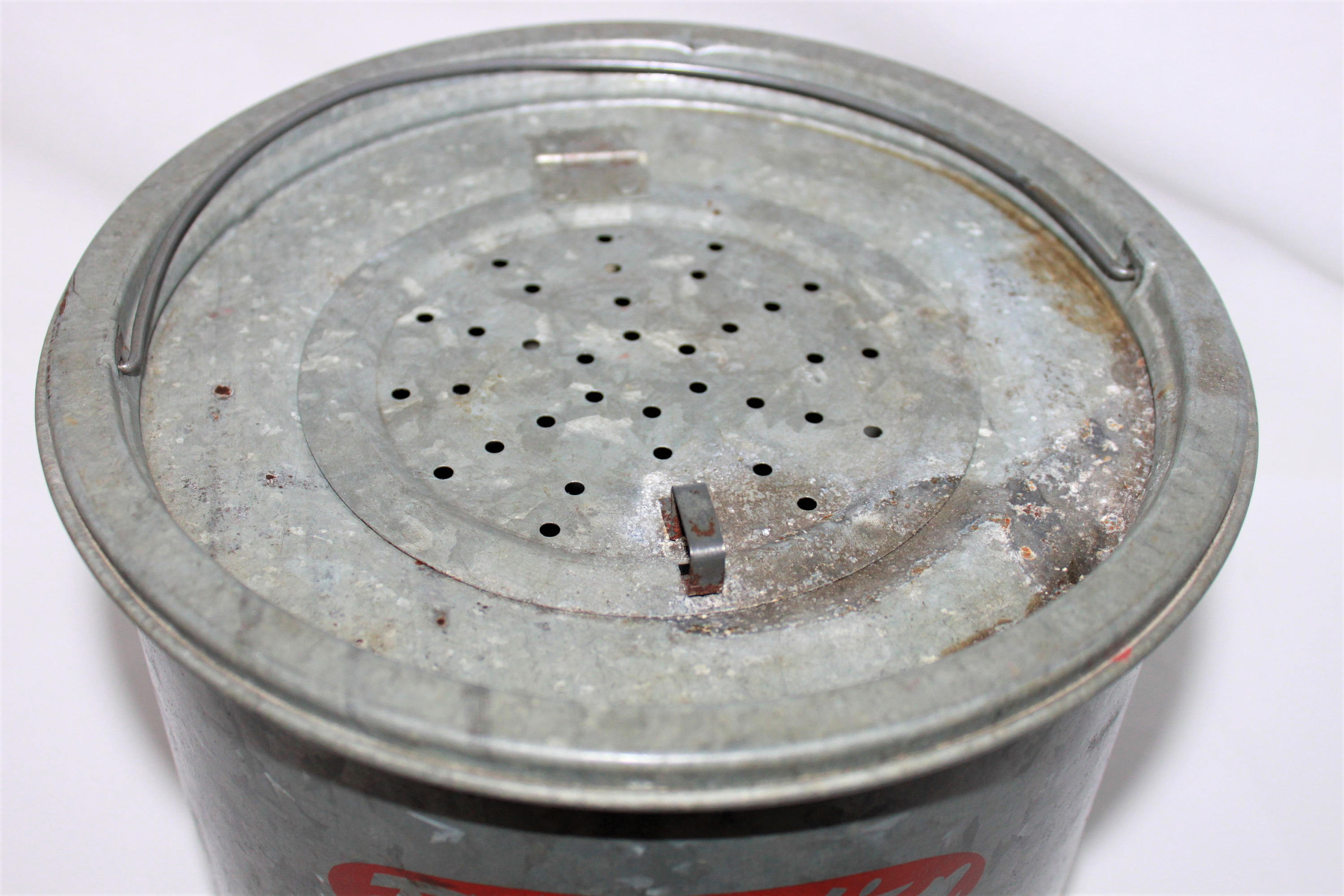 Vintage Revelation ''Minnow Life” Floating Minnow Bucket Model V6104