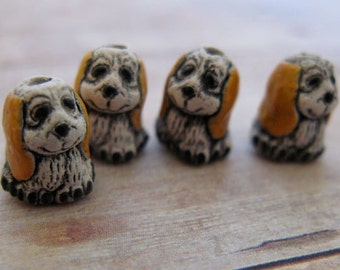 20 Tiny Hound Dog Beads - CB83