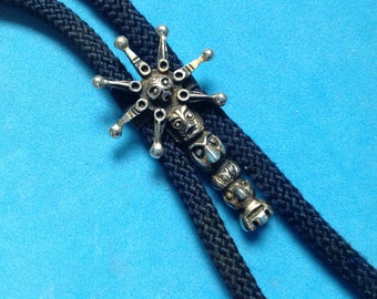 Vintage! Vintage totem pole in silver tone bolo tie