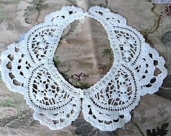 LOVELY Antique French Lace Collar, Dress Accessory Creamy Off White, Seed Pearls, Perfect Over Sweater Collectible Vintage Clothing