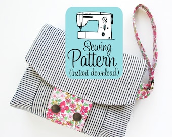 Aster Wristlet PDF Sewing Pattern | Sewing tutorial to make a wristlet clutch purse handbag with two zipper pockets.