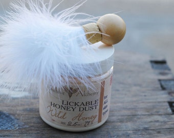 WILD HONEY Dusting Powder with Feather Duster
