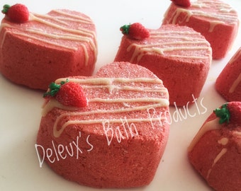 Bath Bomb. Strawberries and Cream Bath Bomb. Heart Bath Bomb. Mother's Day Gift. Valentines Day Gift. Gift for her. Gift for Mom. Present.