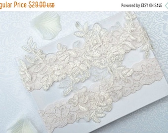 ON SALE Wedding Garter Set- Bridal Garter Set - Keepsake Garter- Ivory Lace Garter- Garter- Wedding Garter- Bridal Garter Set- Wedding Garte